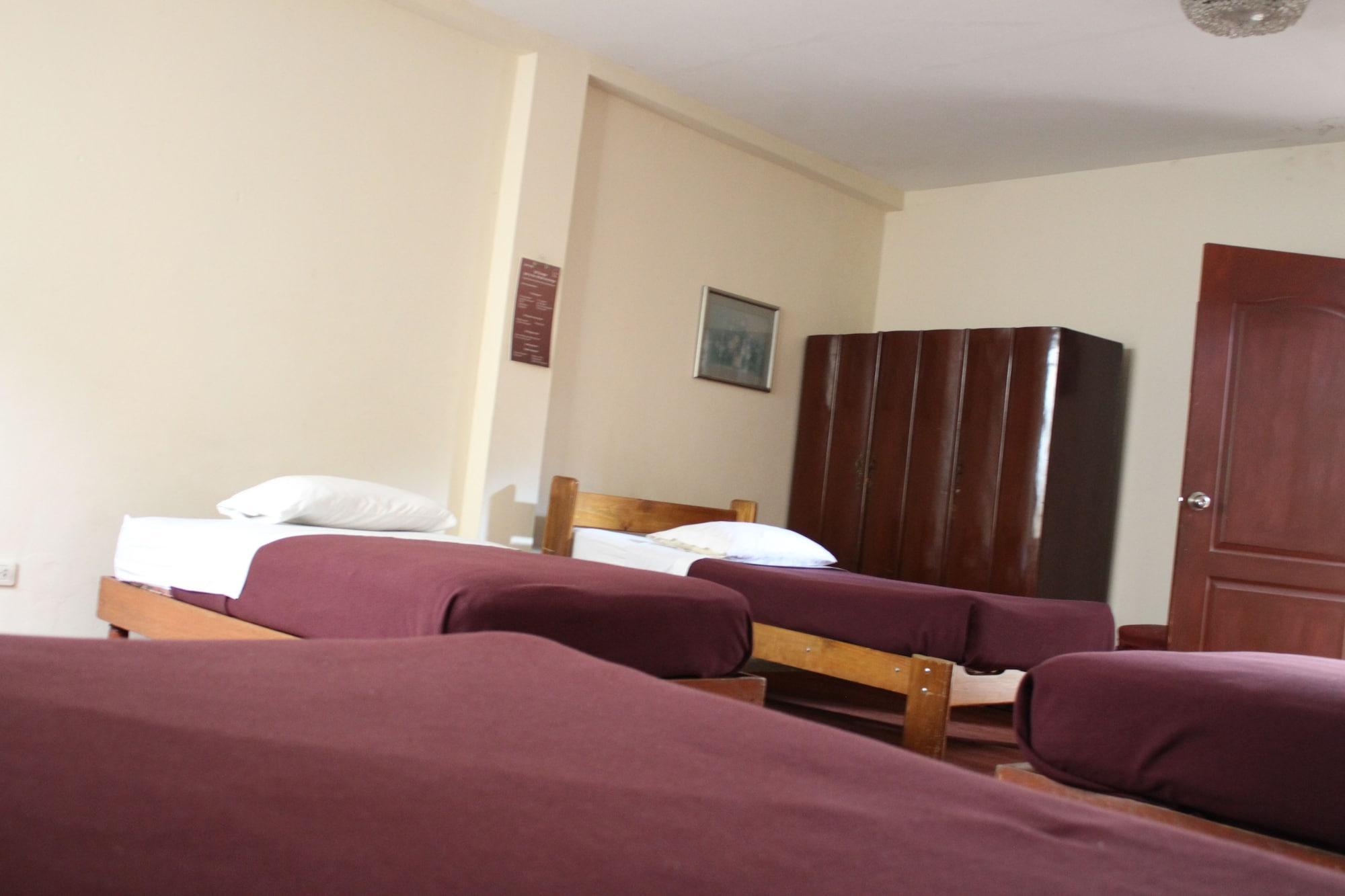 Alpackers Hotel 2*