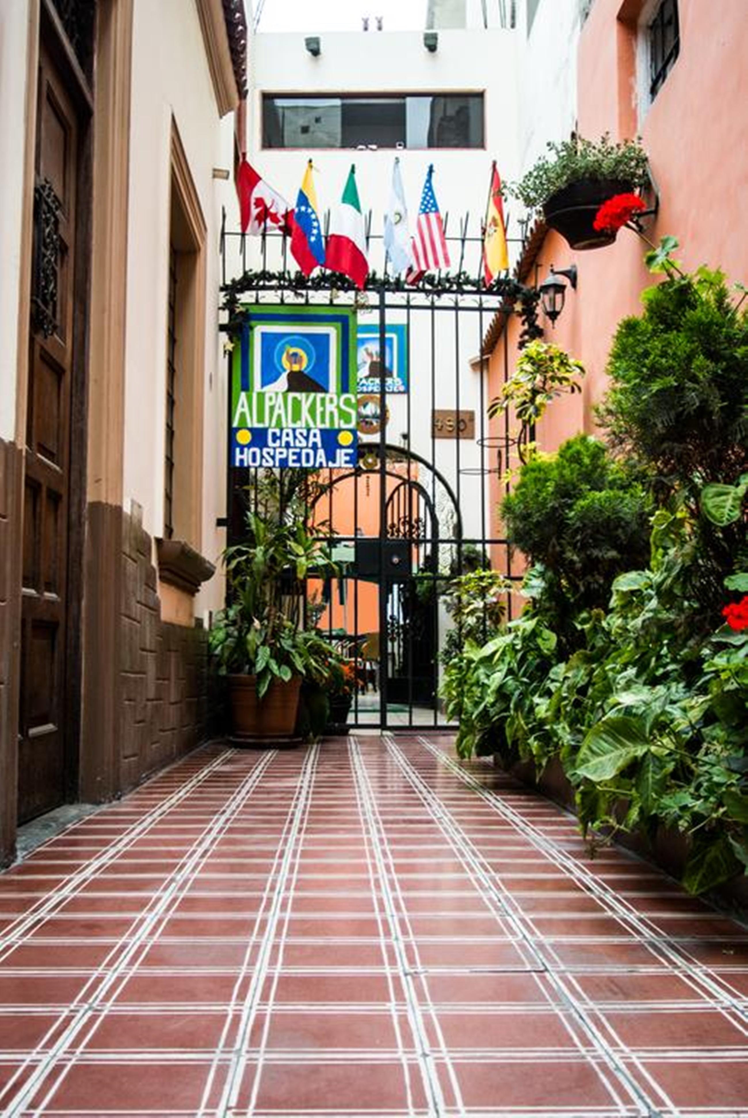 Alpackers Hotel Lima